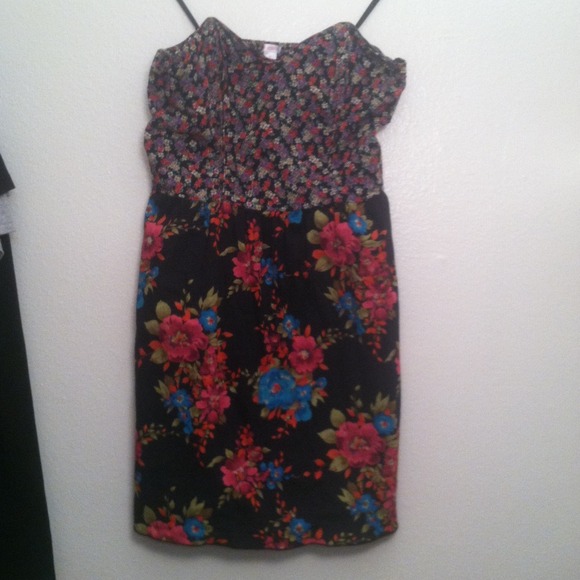 Floral strapless dress