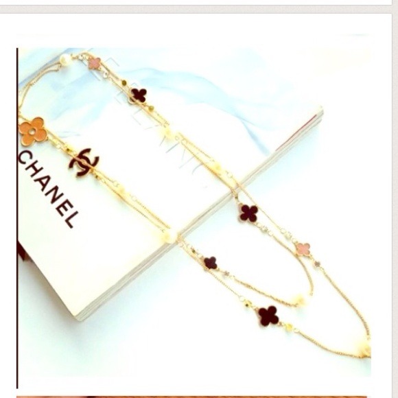 CHANEL Jewelry - Long Designer Necklace- Pearls black & pink charms