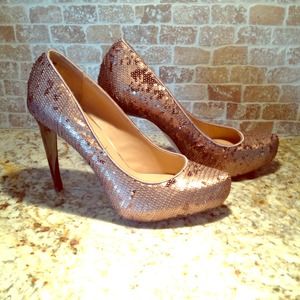 7 1/2 BCBG Maxazria heel.