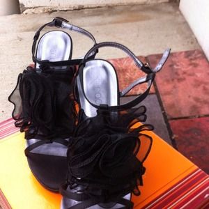 Very Sexy Black Satin Nadara High Heels sz 8