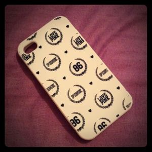 White IPhone 4 Victoria Secret case