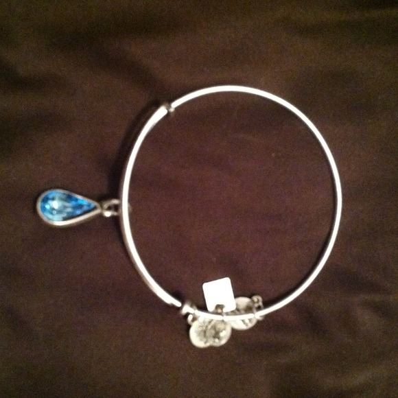 🚫Bundled🚫Alex and Ani bracelet