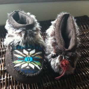 Slippers and sandal bundle !