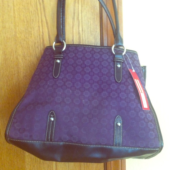Purple paisley hand bag, so cute! nwt
