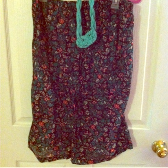 🚨SOLD🚨🎀Adorable Flowery Romper🎀