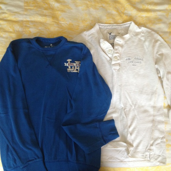 in bundle Two men's long sleeve