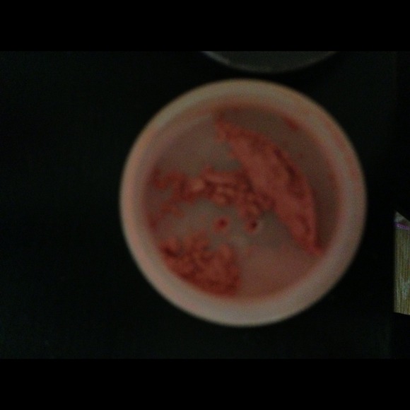 Blush - Picture 2 of 3