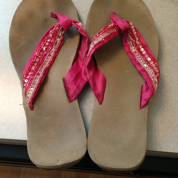 LOOKING FOR - Picture 2 of 3