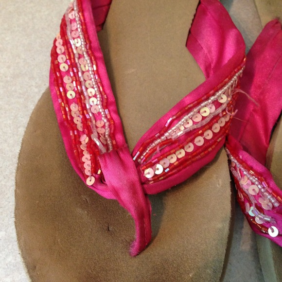 LOOKING FOR - Picture 3 of 3