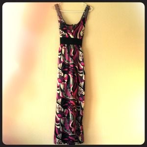 🔺Bundle🔺maxi dress and two summer shirts.