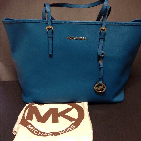 🔴SOLD🔴Michael Kors Jet Set Travel