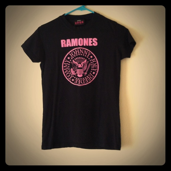 Black/Pink Signature Ramones tee