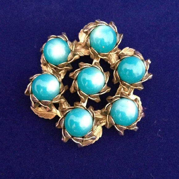 Elegant lapel/scarf pins