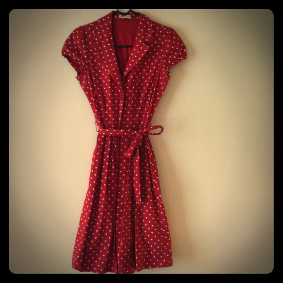 ❗Bundle❗Adorable retro red polka dot dress❤