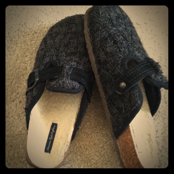 AE Outfitters Comfy, slip on, knot top shoes