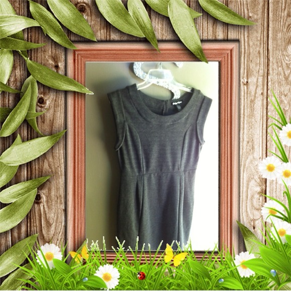 ❤❤. REDUCED ❤❤🌺🌺. Cute Heathered Gray Dress. 🌺