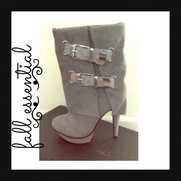 ✨REDUCED!✨ Get ready for fall 🍂 NEVER WORN