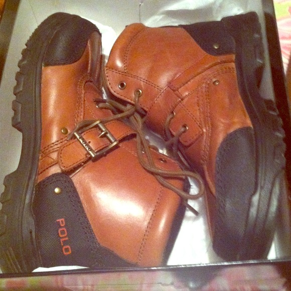 Polo boots, mid top great condition , barely worn