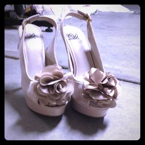 Nude Satin Flowery heels SIZE 6