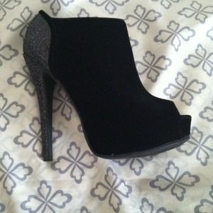 Multi-glittered heel black stiletto booties
