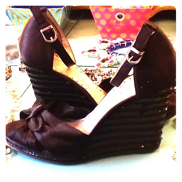 BCBG Girls Black Sequined Satin Bow Wedges