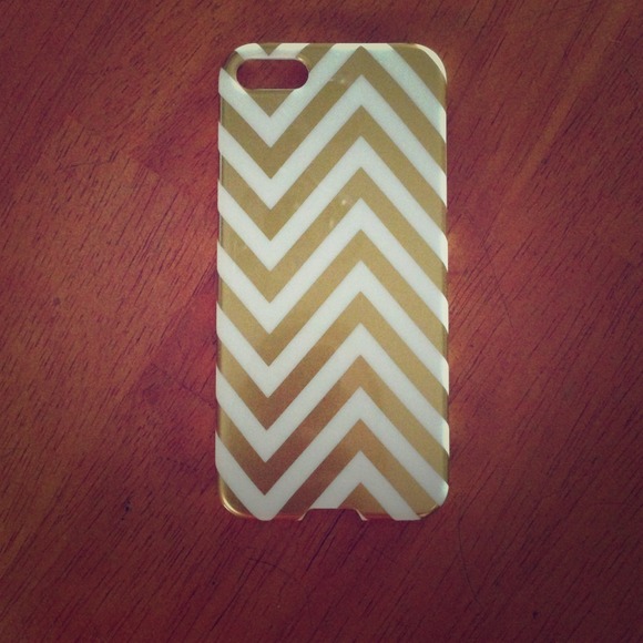 White & Gold Chevron IPhone 5 case