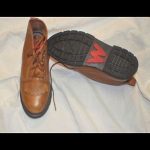 9 Women's wrangler boots, wore 1 time