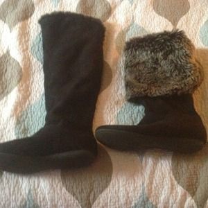 Fur boots