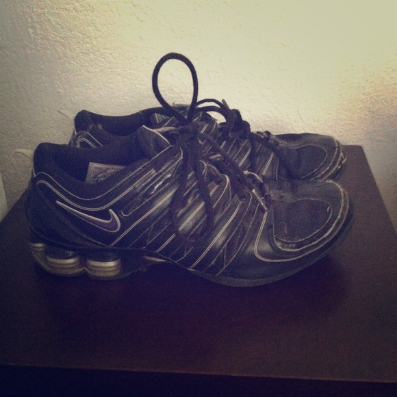 NIKE air shox work out shoes