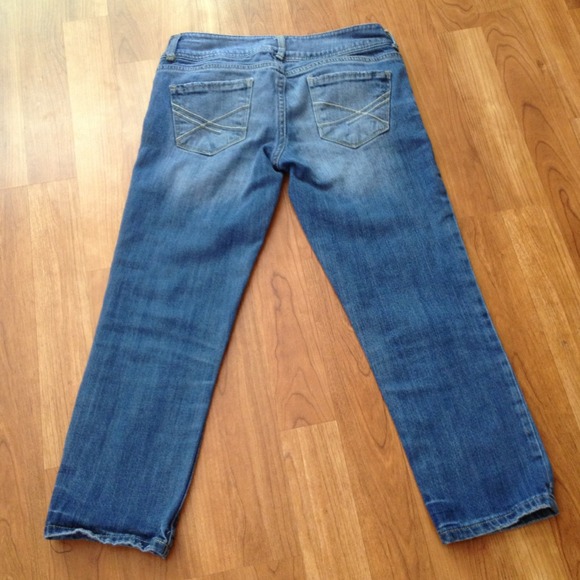 Light denim capris! - Picture 2 of 2