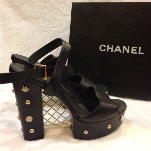 Just sharing, not selling. Authentic Chanel Pump.