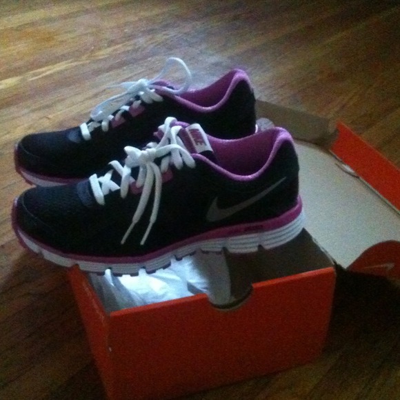 Nike Dual Fushion ST 2