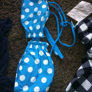 Hollister swim suit with matching bottoms!