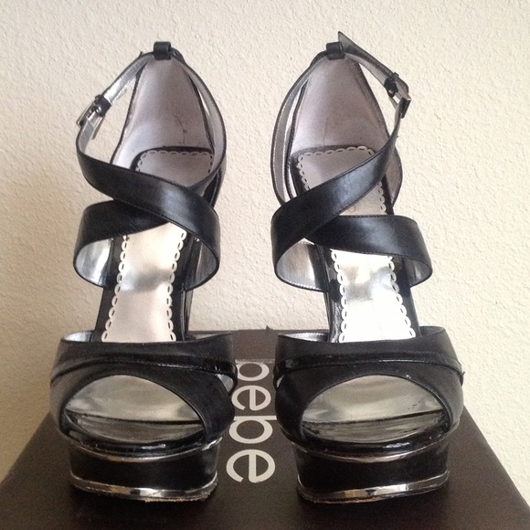 🚫SOLD🚫 BEBE SEXY BLK/SILVER PEEP TOE HEELS - Picture 2 of 4