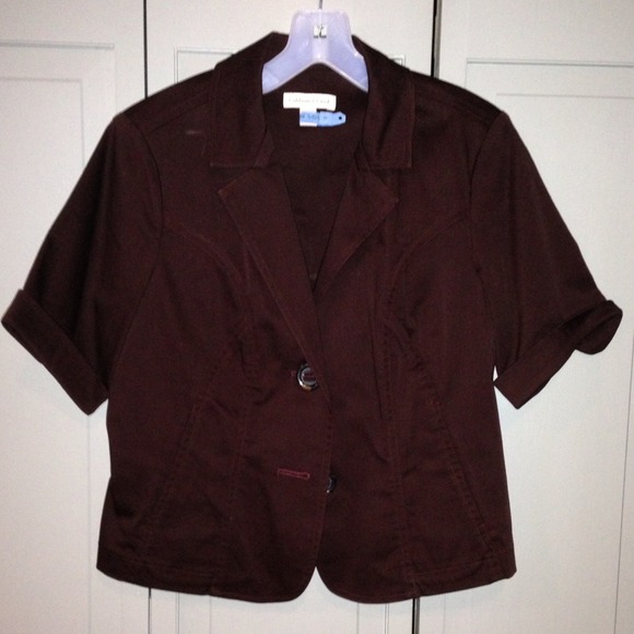 Short-sleeved jacket