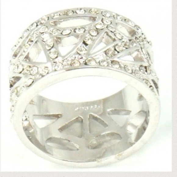 🚫Sold🚫 Rhinestone Silver Colored Band
