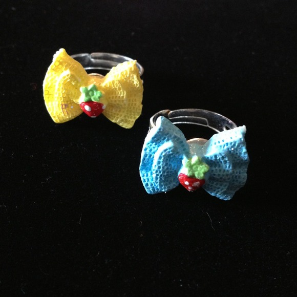 Strawberry 🍓Bow 🎀Rings - Picture 1 of 4