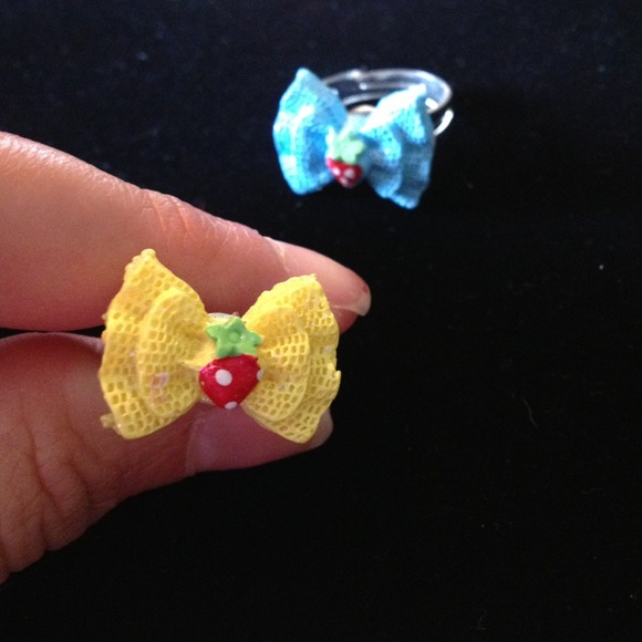 Strawberry 🍓Bow 🎀Rings - Picture 3 of 4