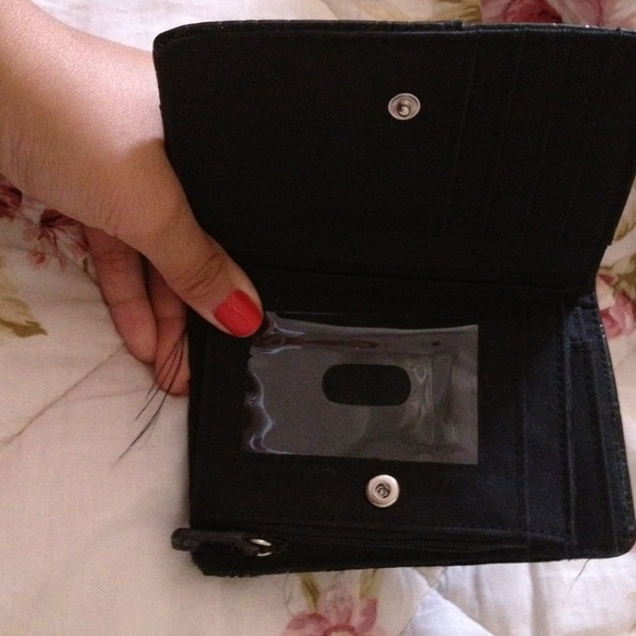 Black leather wallet - Picture 2 of 3