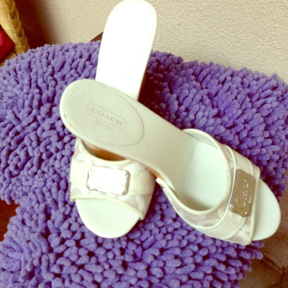 Coach sandals size 9 never worn
