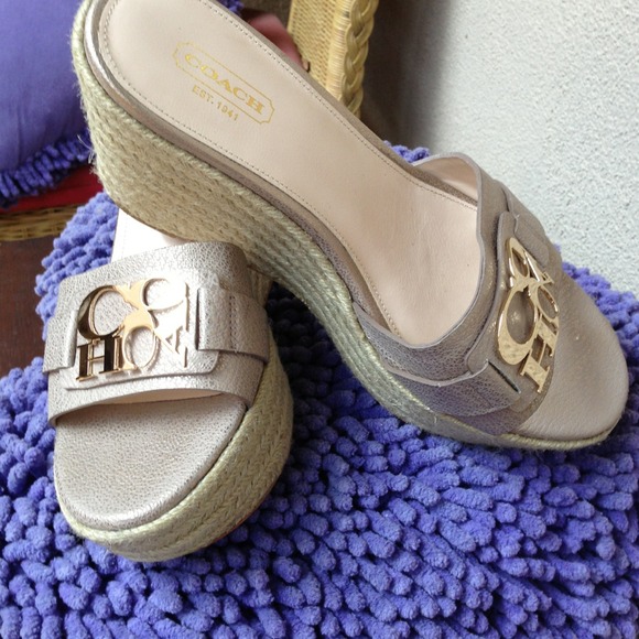 Coach wedge size 8.5 - Picture 3 of 4