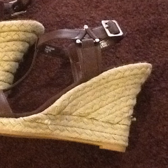Brown wedges bottom our little color stated - Picture 4 of 4