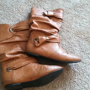 REDUCED Brown boots