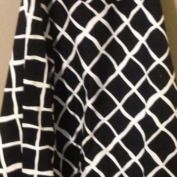 SOLD! Black/White Diamond Pattern Dress - Picture 3 of 3