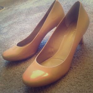 BCBGeneration patent nude pumps size 8.5 or 38.5