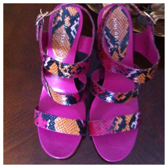 SOLD⛔️🎉HOST PICK🎉NINE WEST Sandal
