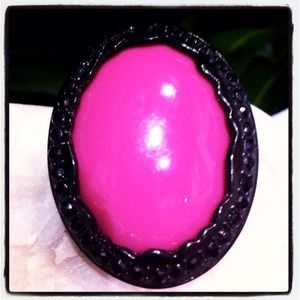 Fuchsia and Black adjustable Ring NWOT💎