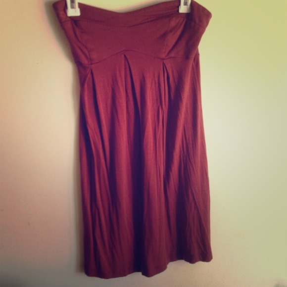 Soo cute rust colored strapless dress !