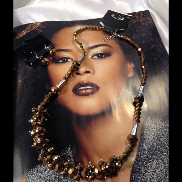Jewelry - Bronze Necklace Set