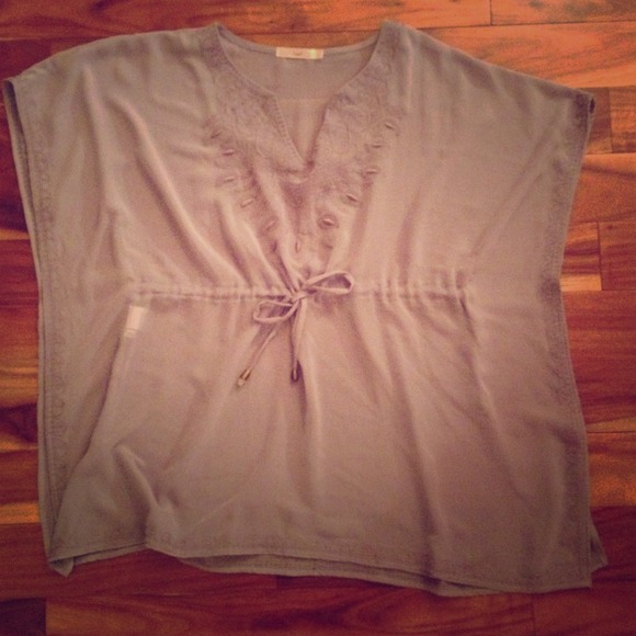 Sheer Grey Top! Very flattering! 😘